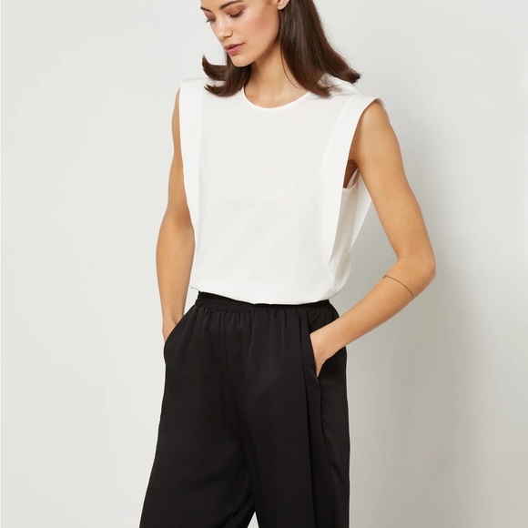 New ~ BCBGMaxAzria STRONG SHOULDER CREW NECK TOP Size L - Picture 2 of 15